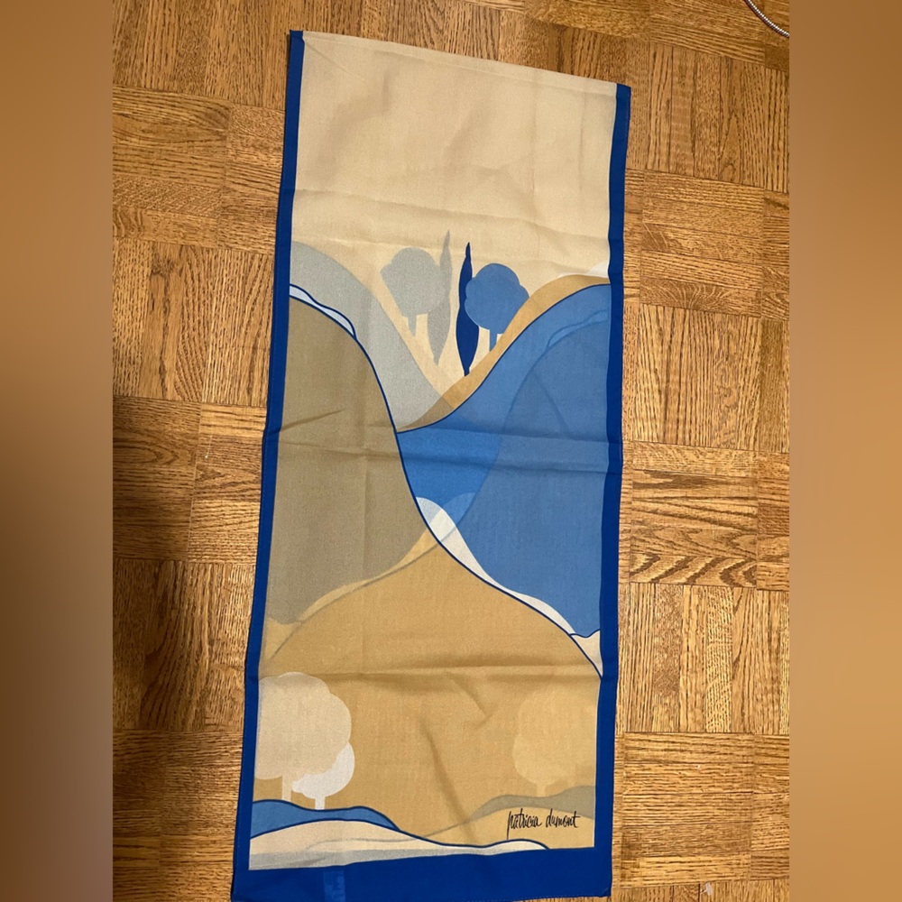 🌸 Patricia Dumont Blue and Tan Scarf (3 for $25)